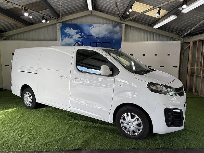 White Used 2020 Vauxhall Vivaro Sportive Van | £11,990 (Fair price) - Image 1/4