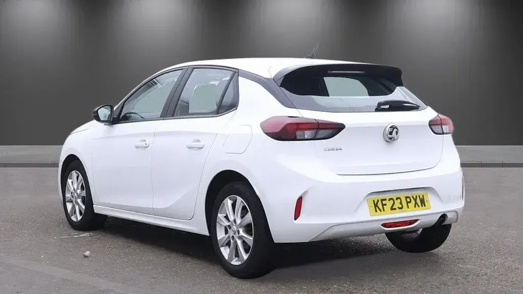 Used Vauxhall Corsa Design Edition 100 HP (73 kW) 2023 White Hatchback