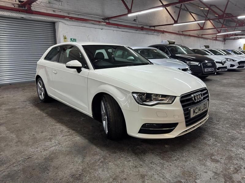 Used Audi A3 Sport 110 HP (80 kW) 2014 White Hatchback
