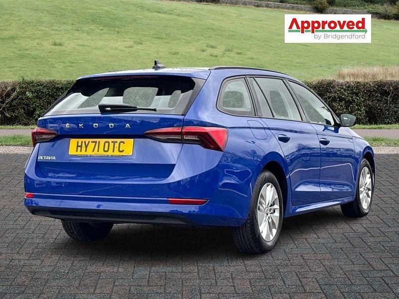 Used Skoda Octavia SE 110 HP (80 kW) 2021 Blue Estate