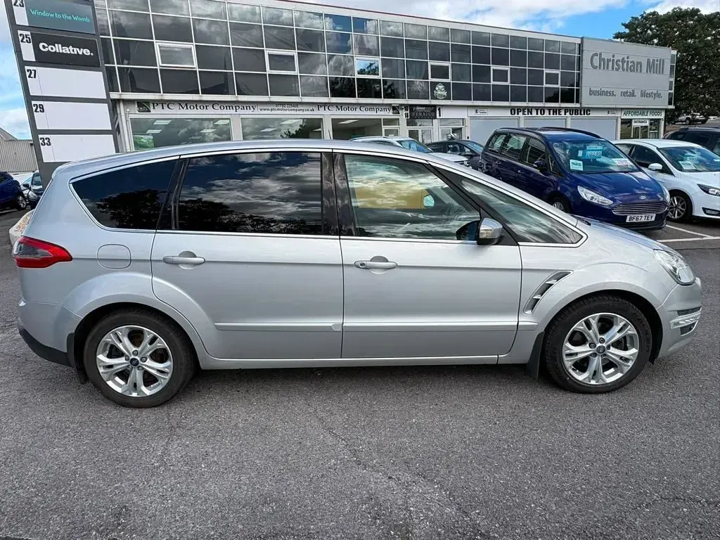 Used Ford S-MAX Titanium 140 HP (102 kW) 2014 Silver MPV