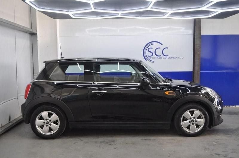 Usado Mini Cooper Hatch 136 HP (100 kW) 2017 Preto Citadino