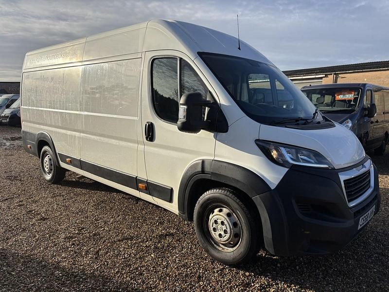 White Used 2018 Peugeot Boxer Van | £7,995 (Good price) - Image 1/4