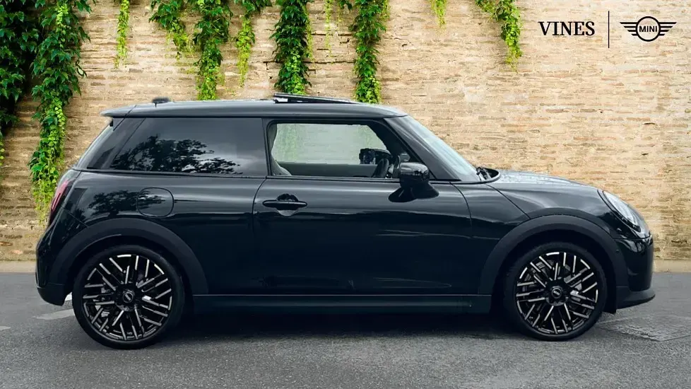 Used Mini Cooper Hatch 114 kW (156 HP) 2026 Black Hatchback