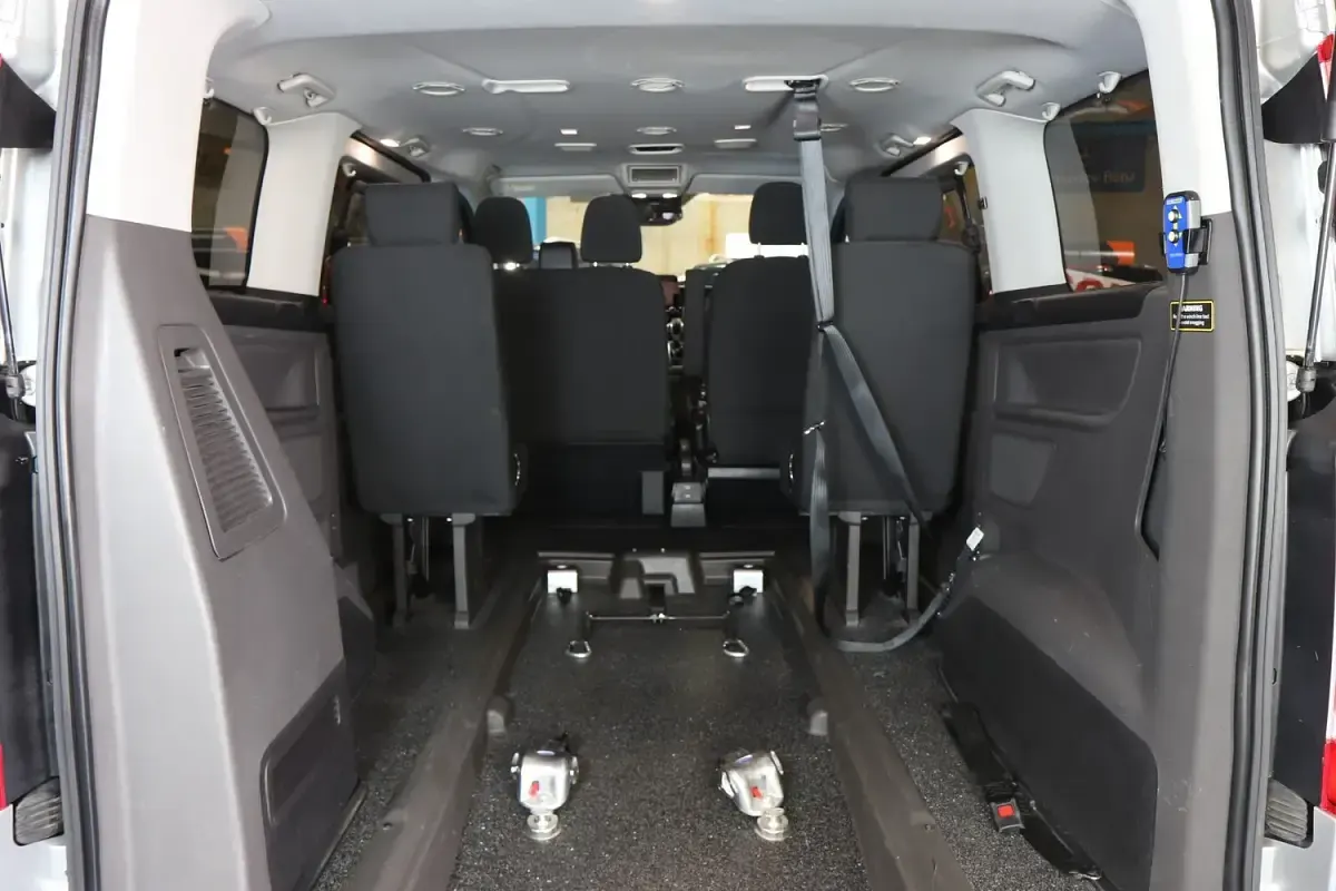 Used Ford Tourneo Custom Titanium 2022 Silver Van