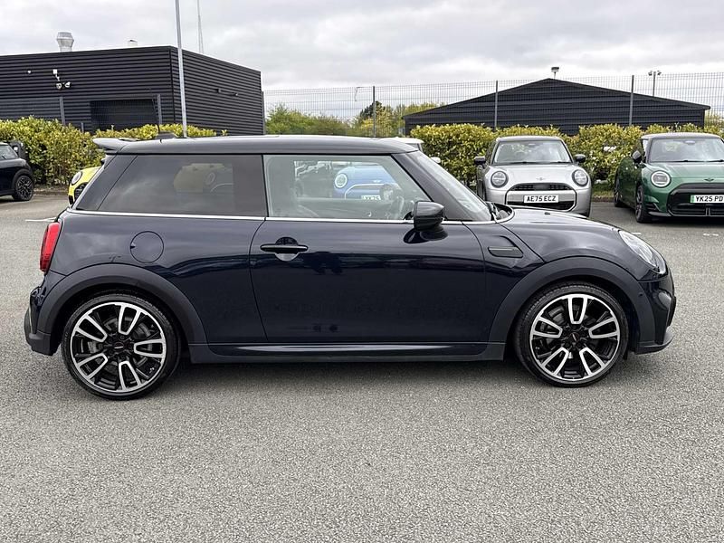 Used Mini Cooper Sport 134 HP (98 kW) 2021 Black Hatchback