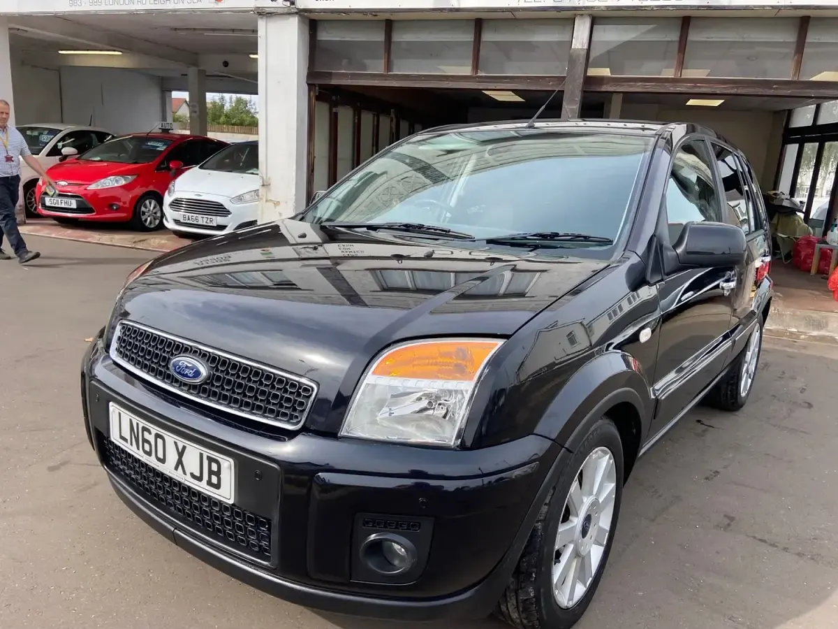Used Ford Fusion Titanium 101 HP (74 kW) 2010 Black Hatchback