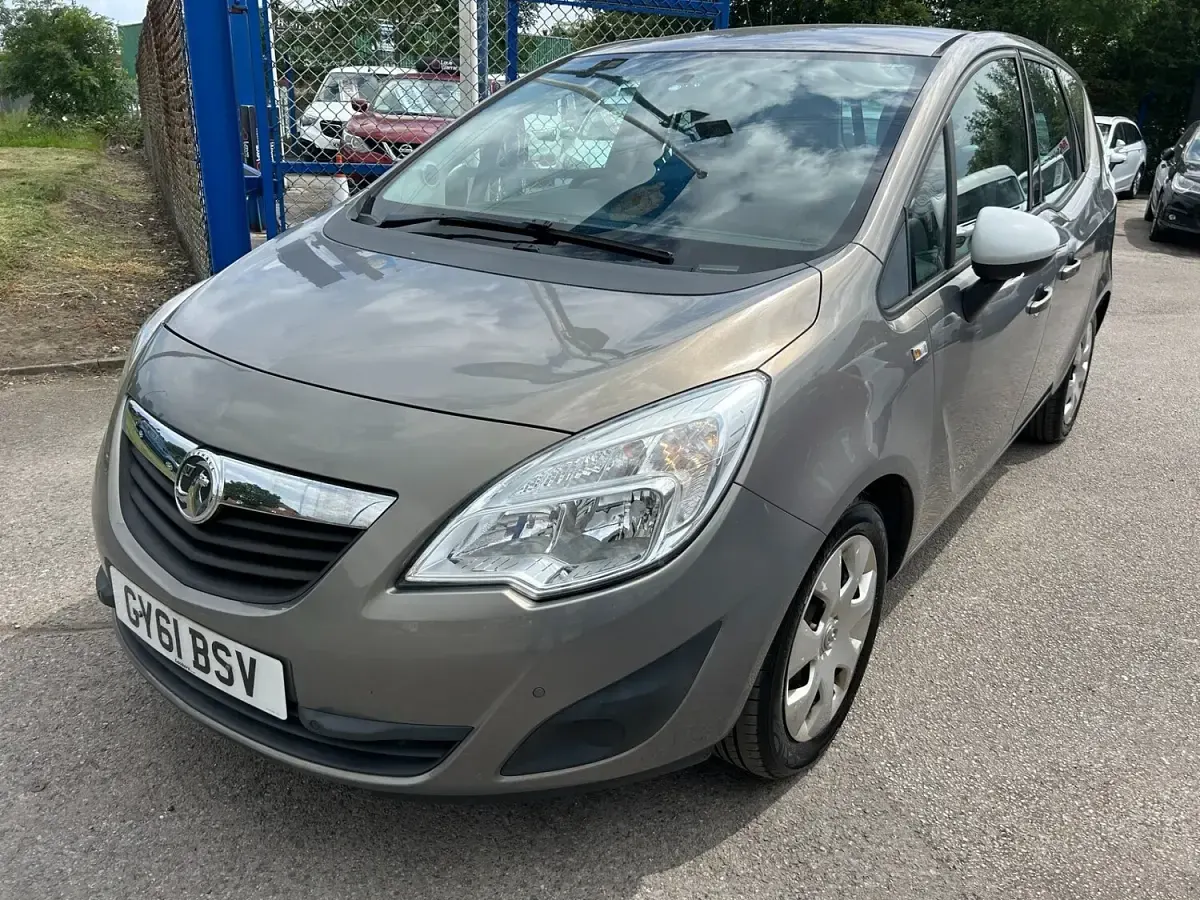 Used Vauxhall Meriva 2011 Brown MPV