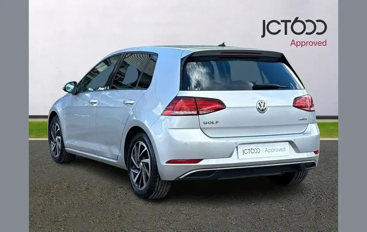 Used VW Golf VIII Edition 128 HP (94 kW) 2020 Silver Hatchback