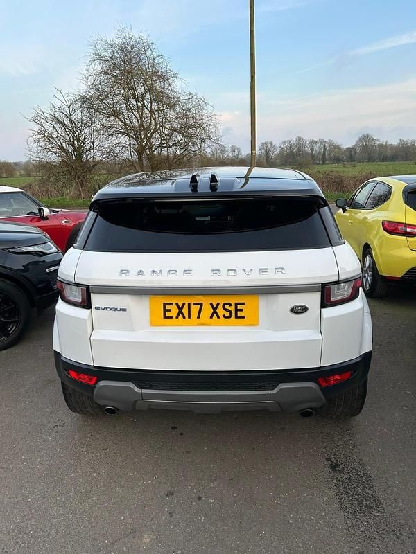 Used Land Rover Range Rover evoque SE 150 HP (110 kW) 2017 White Estate