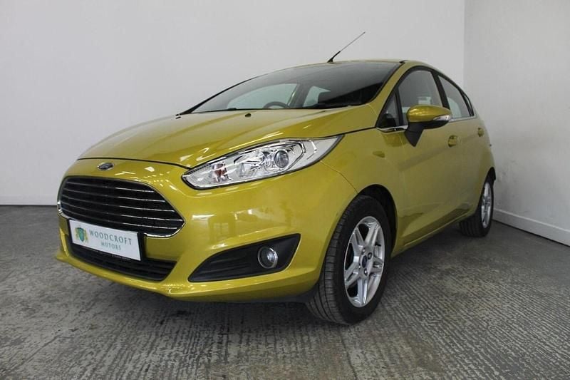 Used Ford Fiesta Zetec 105 HP (77 kW) 2013 Yellow Hatchback