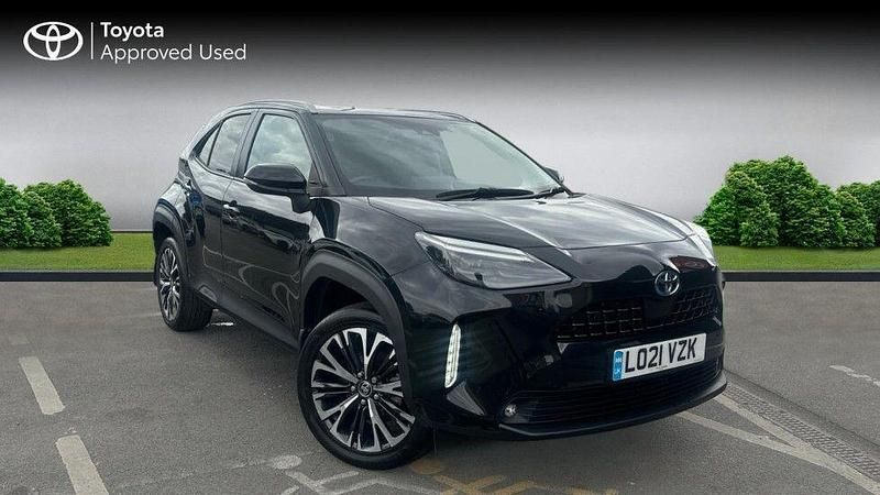 Black Used 2021 Toyota Yaris Hybrid | £20,560 (Expensive) - Image 1/4