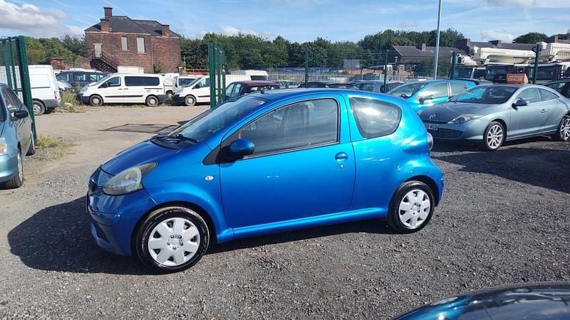 Blue Used 2011 Toyota Aygo Hatchback | £1,495 (Fair price) - Image 1/4