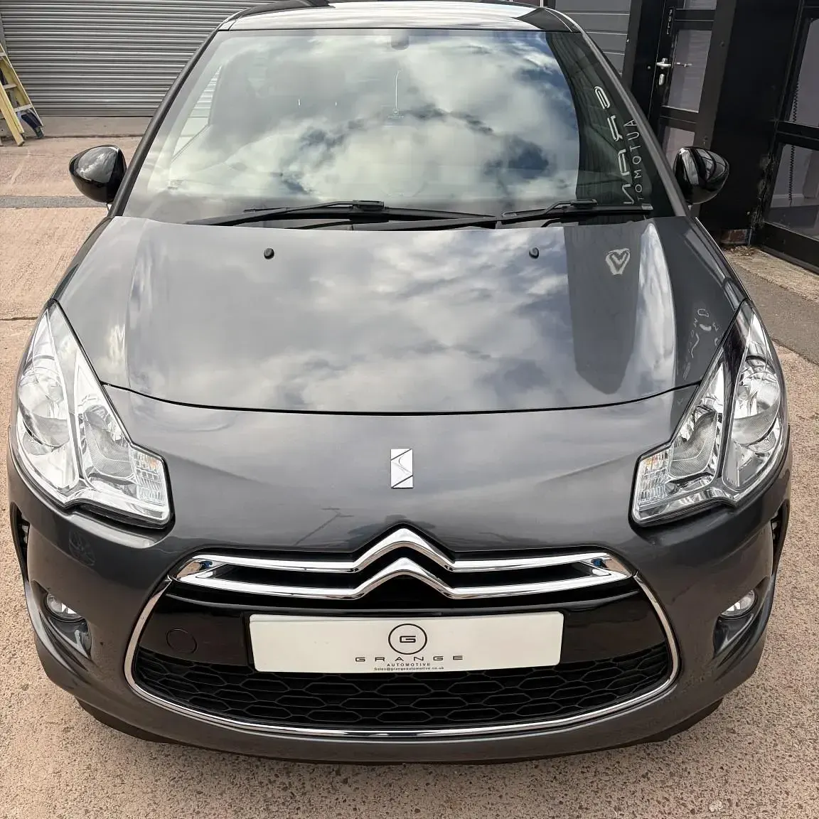 Used Citroën DS3 PureTech 82 HP (60 kW) 2016 Grey Hatchback