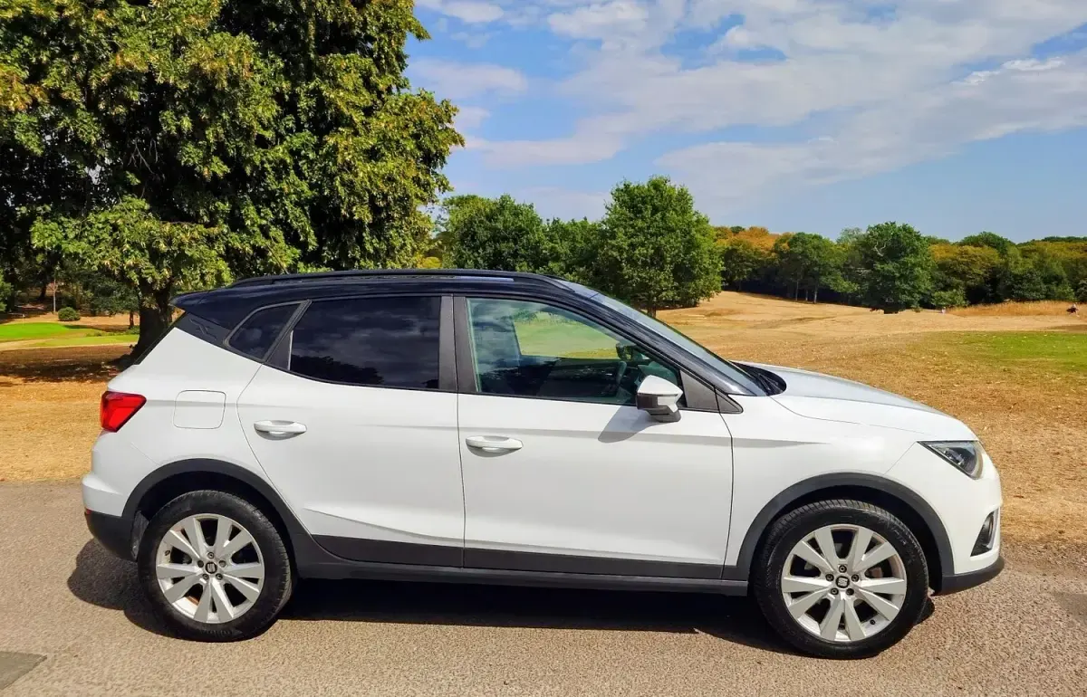 Used Seat Arona SE 115 HP (84 kW) 2018 White SUV