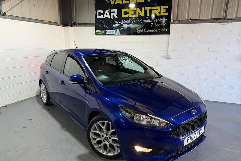 Used Ford Focus ST-Line 125 HP (91 kW) 2017 Blue Hatchback