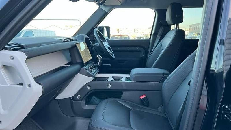 Used Land Rover Defender S 249 HP (183 kW) 2025 Black SUV