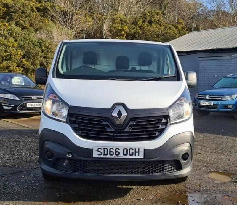 Used Renault Trafic Business 120 HP (88 kW) 2016 White MPV