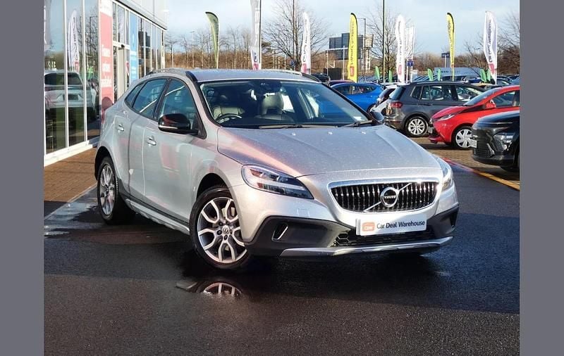 Silver Used 2019 Volvo V40 Hatchback | £12,299 (Fair price) - Image 1/4