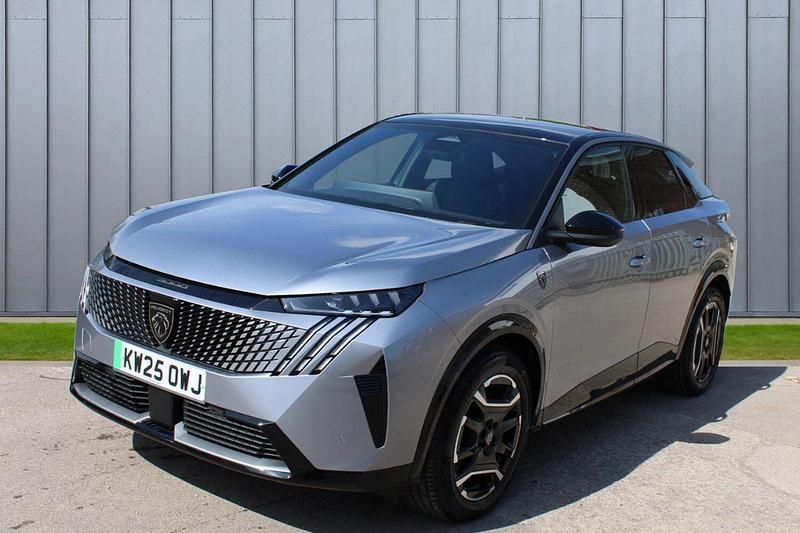 Używany Peugeot e-3008 GT 152 kW (207 KM) 2025 Szary SUV