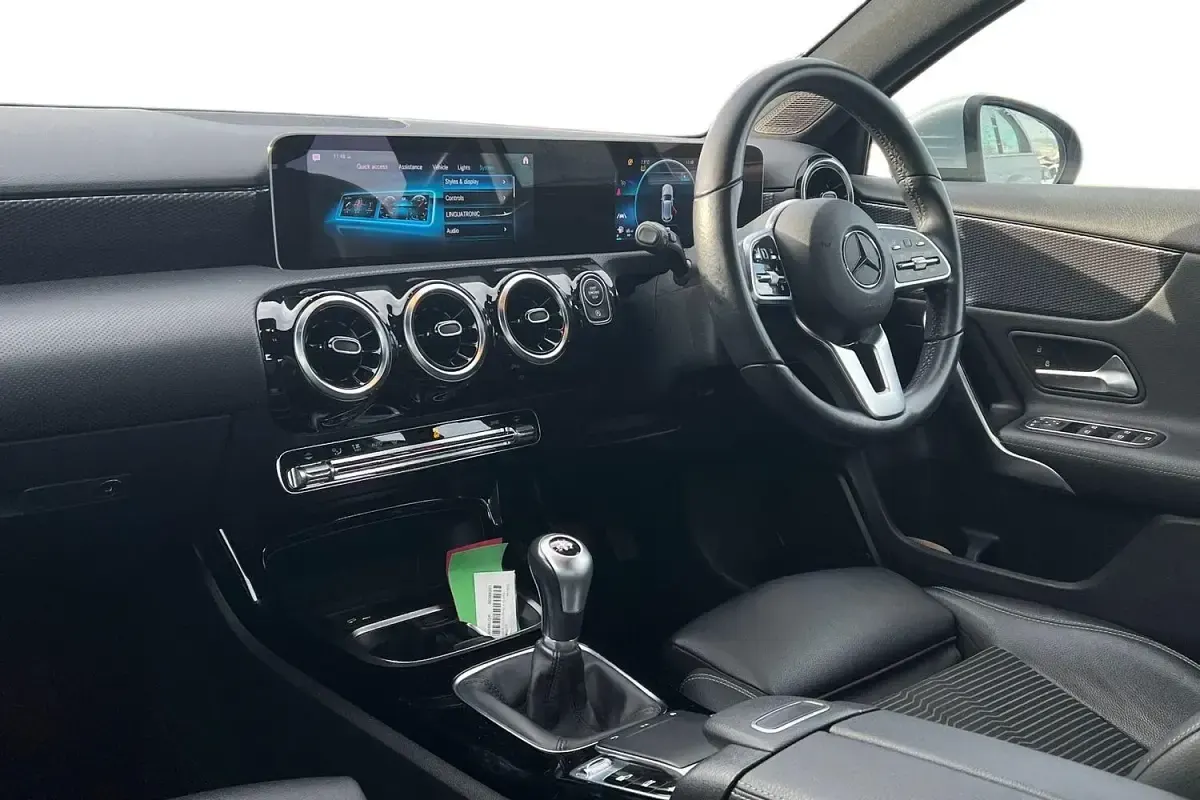 Usado Mercedes A180 Executive 136 HP (100 kW) 2018 Prateado Citadino