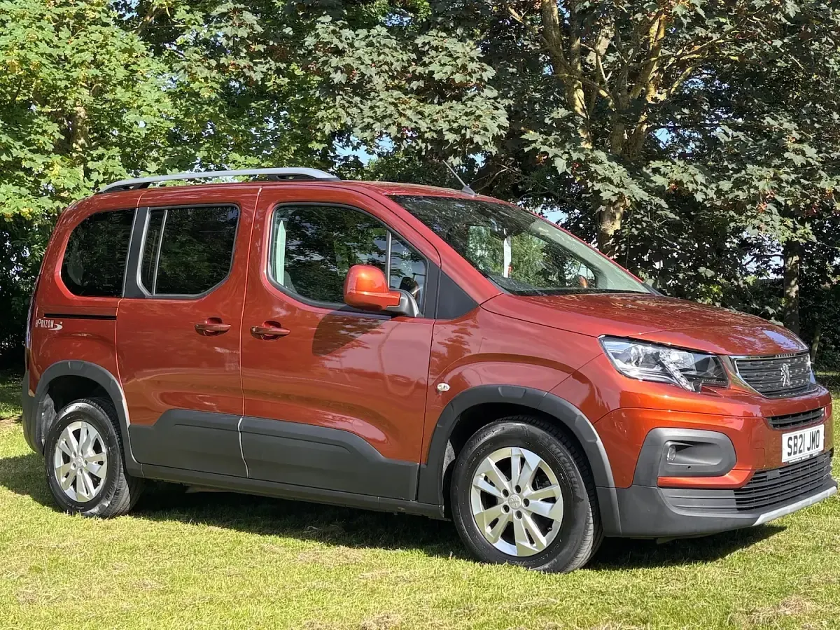 Used Peugeot Rifter Allure 100 HP (73 kW) 2021 Bronze MPV