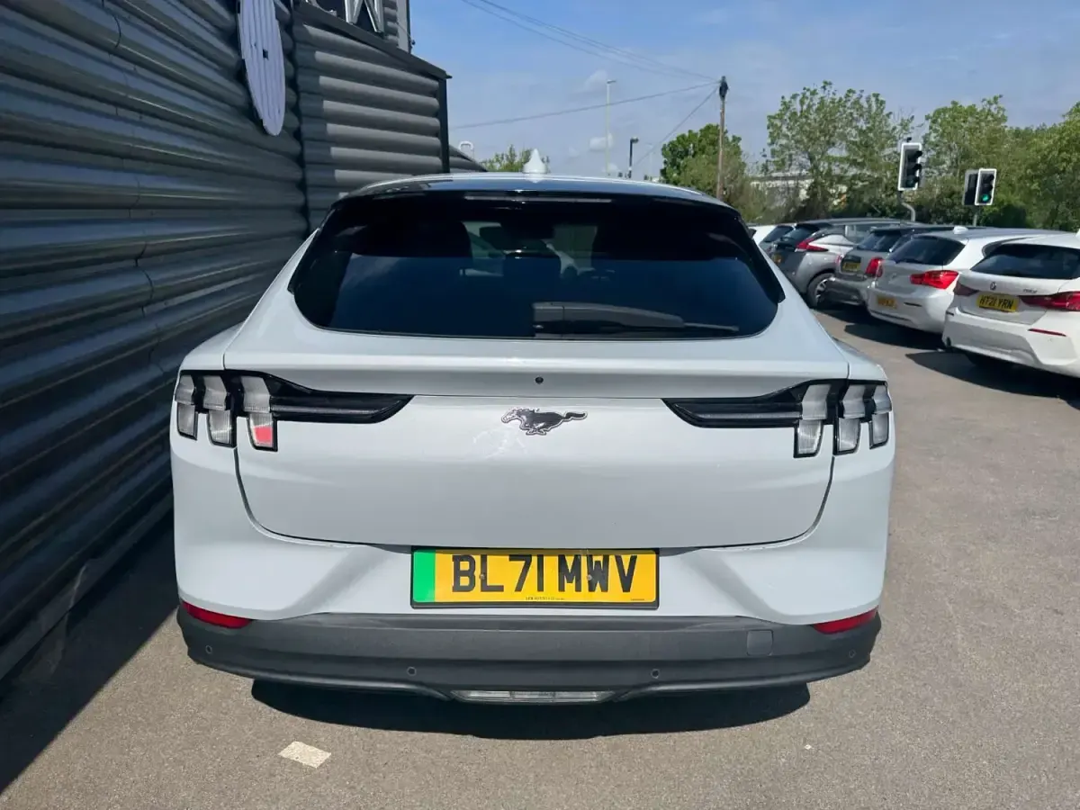 Used Ford Mustang Mach-E Standard Range 197 kW (268 HP) 2022 White SUV