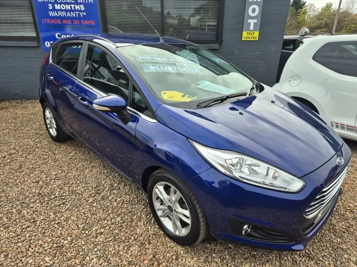 Usado Ford Fiesta Zetec 2017 Azul Utilitario