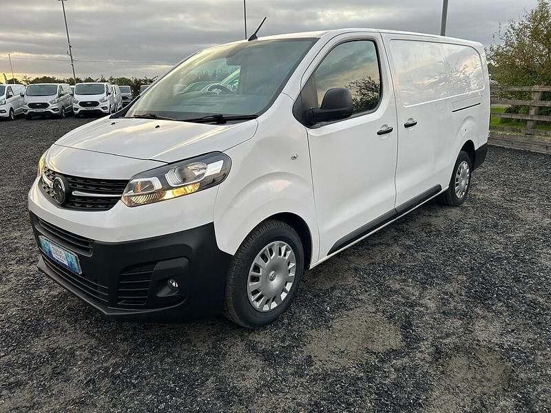 Used Vauxhall Vivaro 100 HP (73 kW) 2020 White MPV