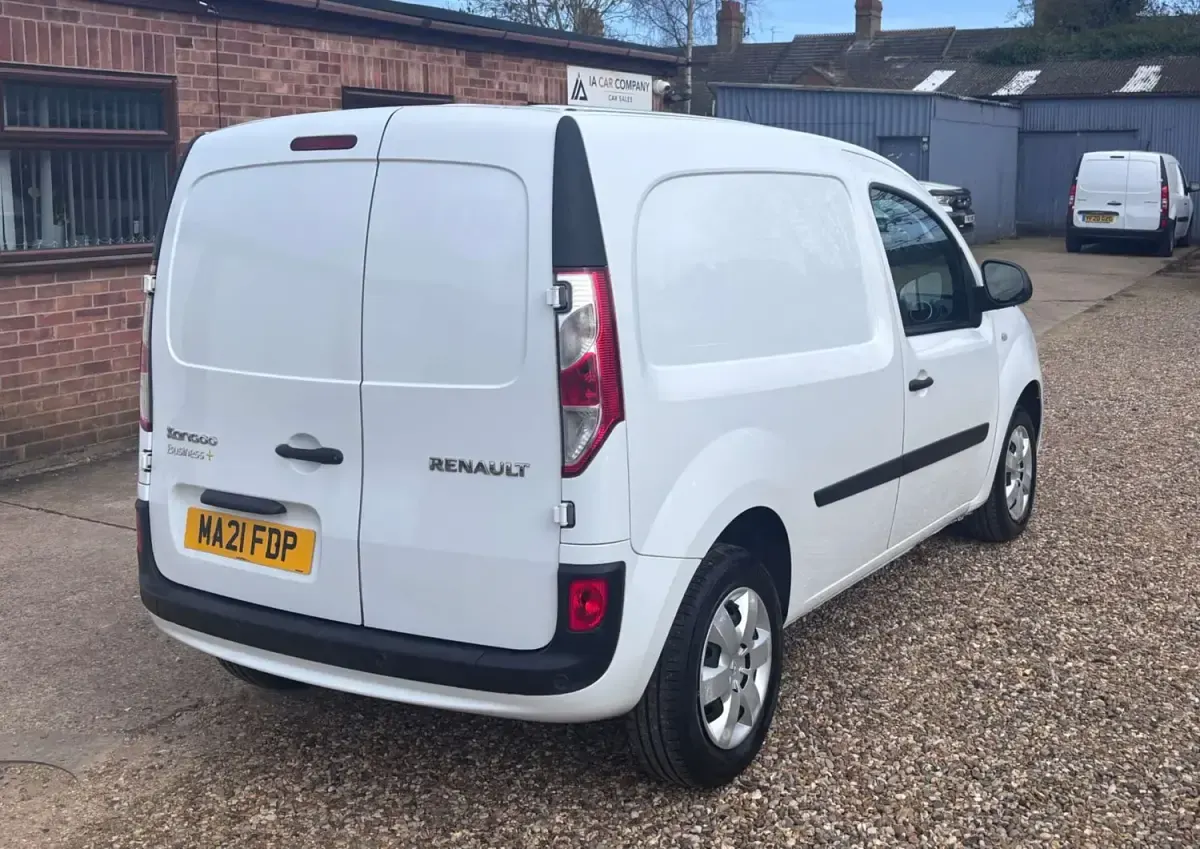 Usado Renault Kangoo Business 2021 Branco Monovolume