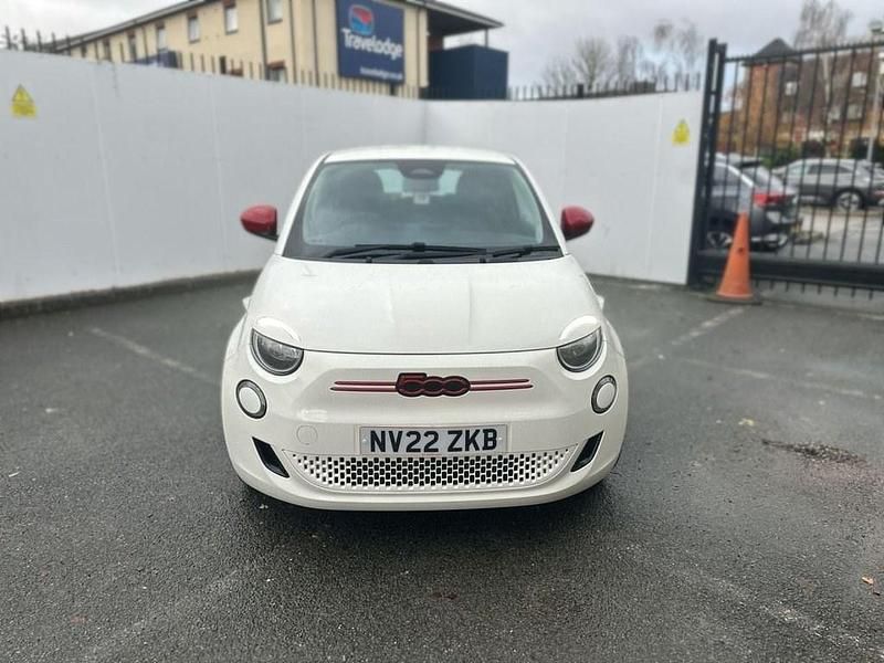 Used Fiat 500e Red 86 kW (118 HP) 2022 White Hatchback