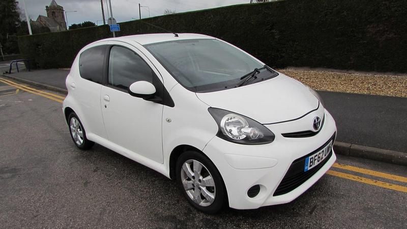 Used Toyota Aygo 2012 White Hatchback