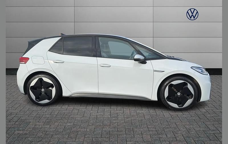 Used VW ID.3 Pro 150 kW (204 HP) 2021 White Hatchback