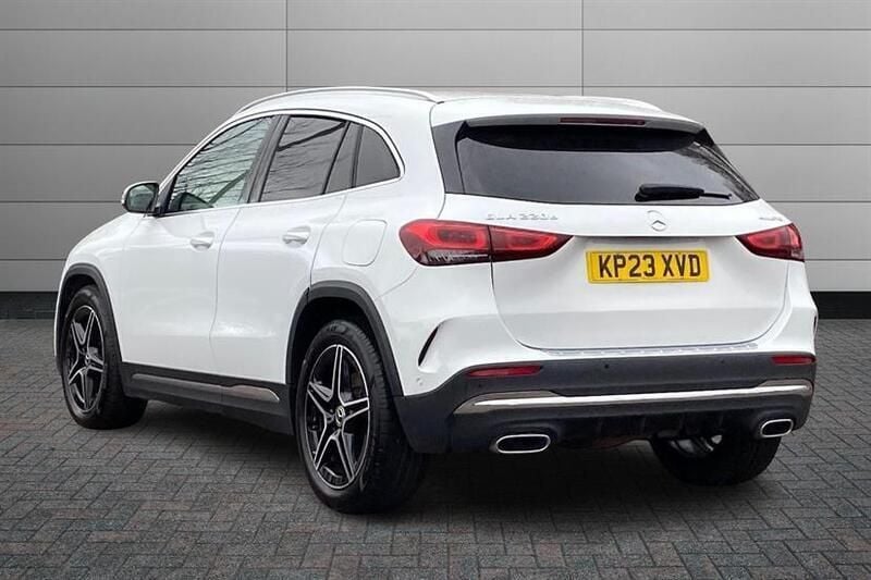 Used Mercedes GLA220 Executive 190 HP (139 kW) 2023 White SUV