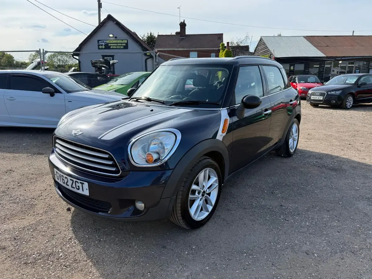 Begagnad Mini Cooper D 2012 Blå Halvkombi