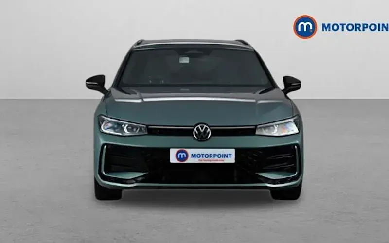 Used VW Passat R-line 272 HP (200 kW) 2025 Green Estate
