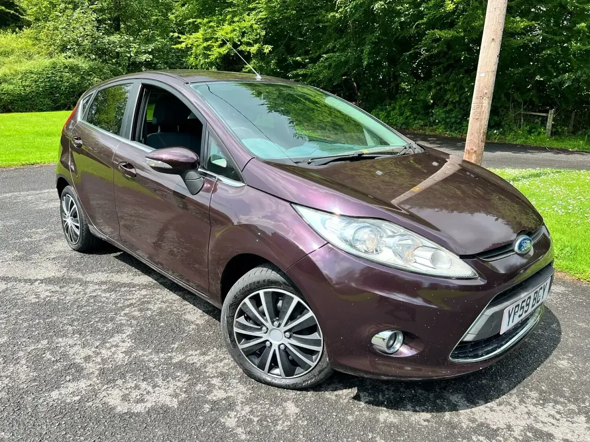 Used Ford Fiesta Zetec 96 HP (70 kW) 2009 Red Hatchback