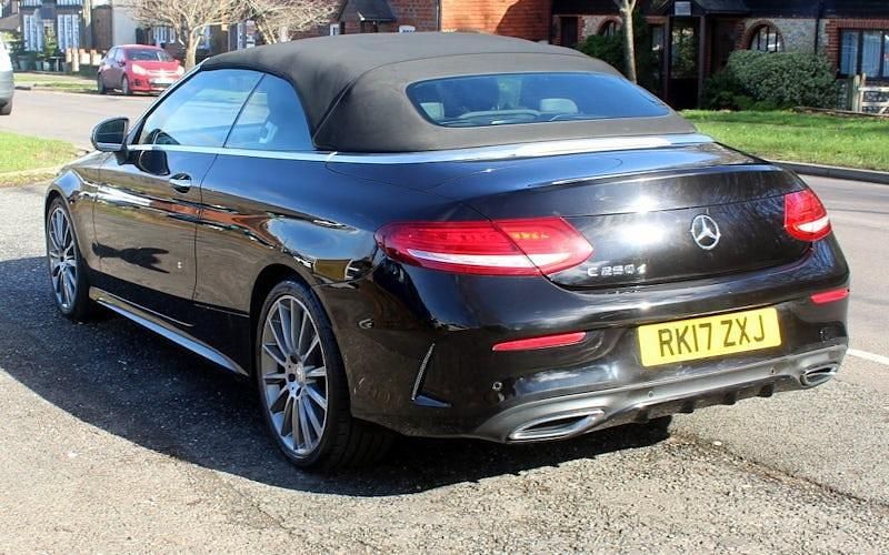 Usado Mercedes C250 AMG Line Premium Plus 204 HP (150 kW) 2017 Preto Cabrios