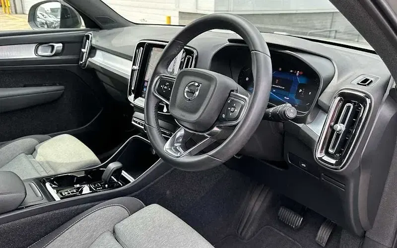 Used Volvo XC40 Plus 163 HP (119 kW) 2026 SUV