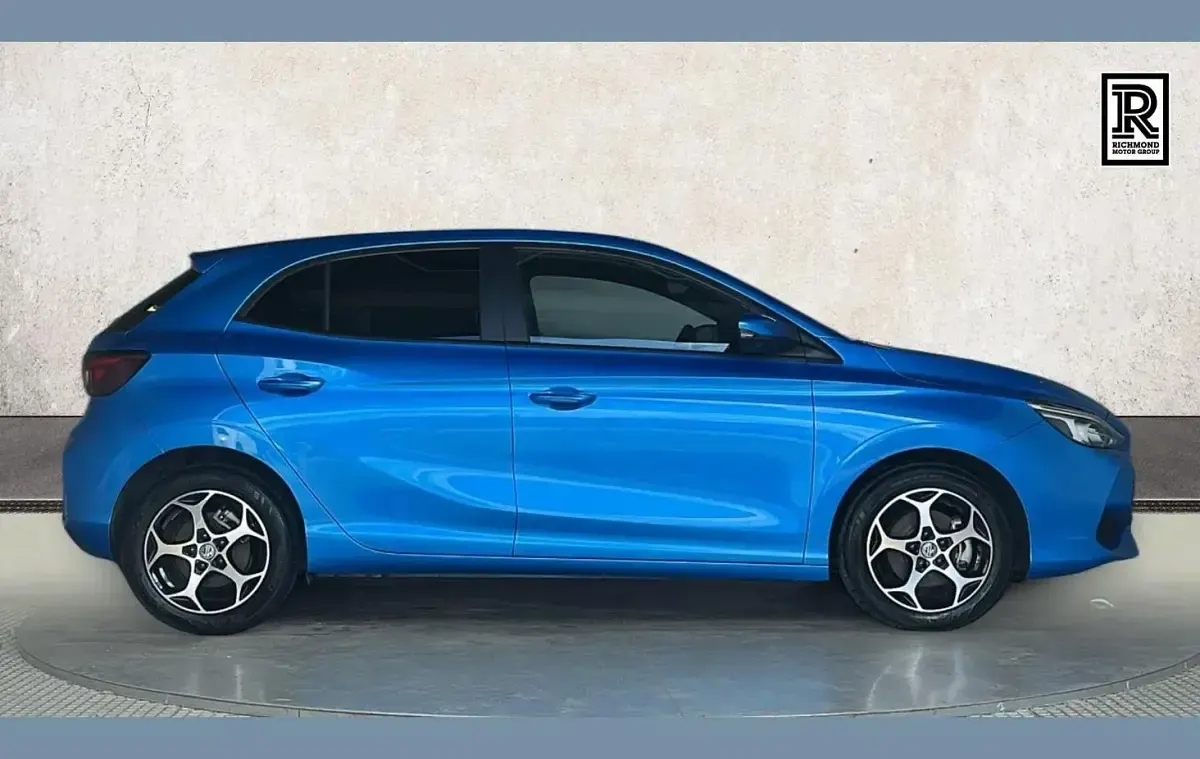 Used MG MG3 Trophy 194 HP (142 kW) 2024 Blue Hatchback