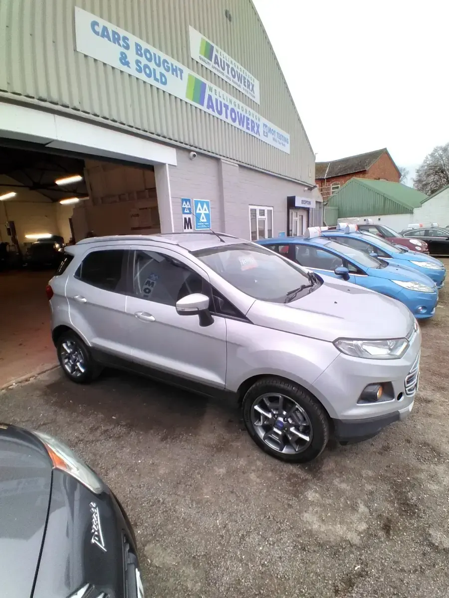 Used Ford Ecosport Titanium 125 HP (91 kW) 2015 Silver SUV