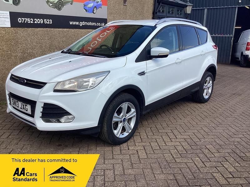White Used 2013 Ford Kuga Zetec SUV | £4,995 (Fair price) - Image 1/4