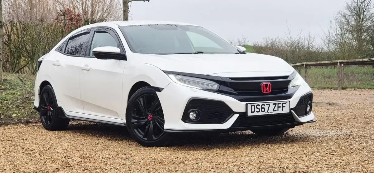 Begagnad Honda Civic Sport 182 HK (133 kW) 2017 Vit Halvkombi