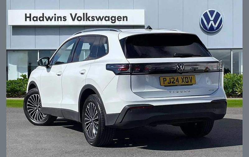 Second-hand VW Tiguan Match 147 CP (108 kW) 2024 Alb SUV