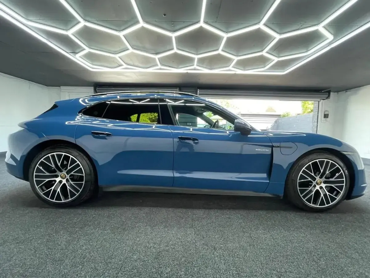 Used Porsche Taycan Performance Package 350 kW (476 HP) 2022 Blue Estate