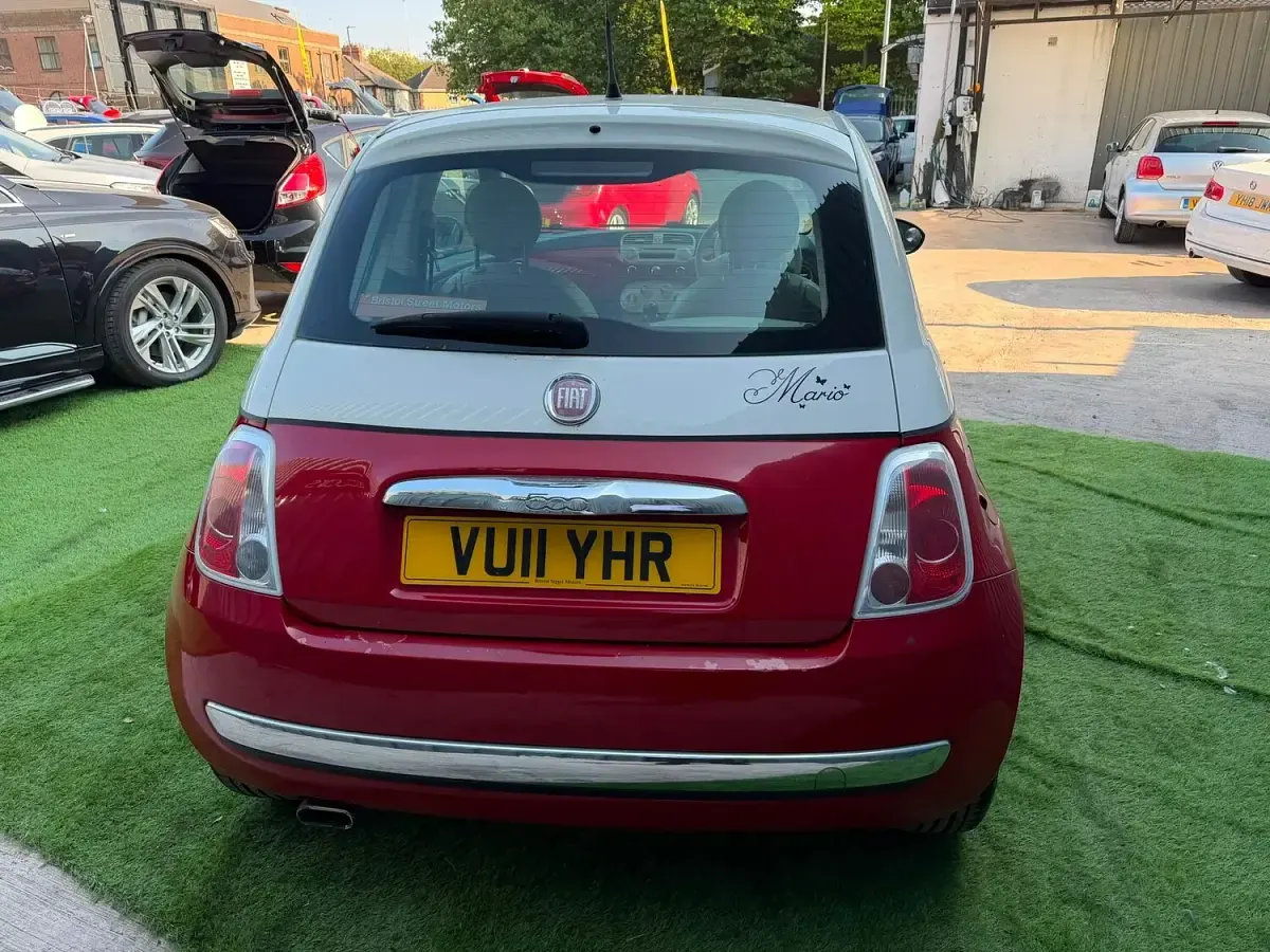 Used Fiat 500 Pop 69 HP (50 kW) 2011 White/red Hatchback
