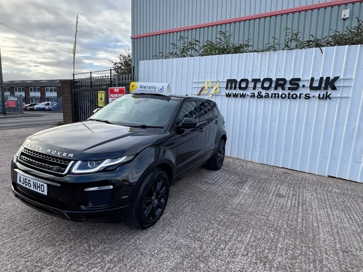 Used Land Rover Range Rover evoque SE 2017 Black Estate
