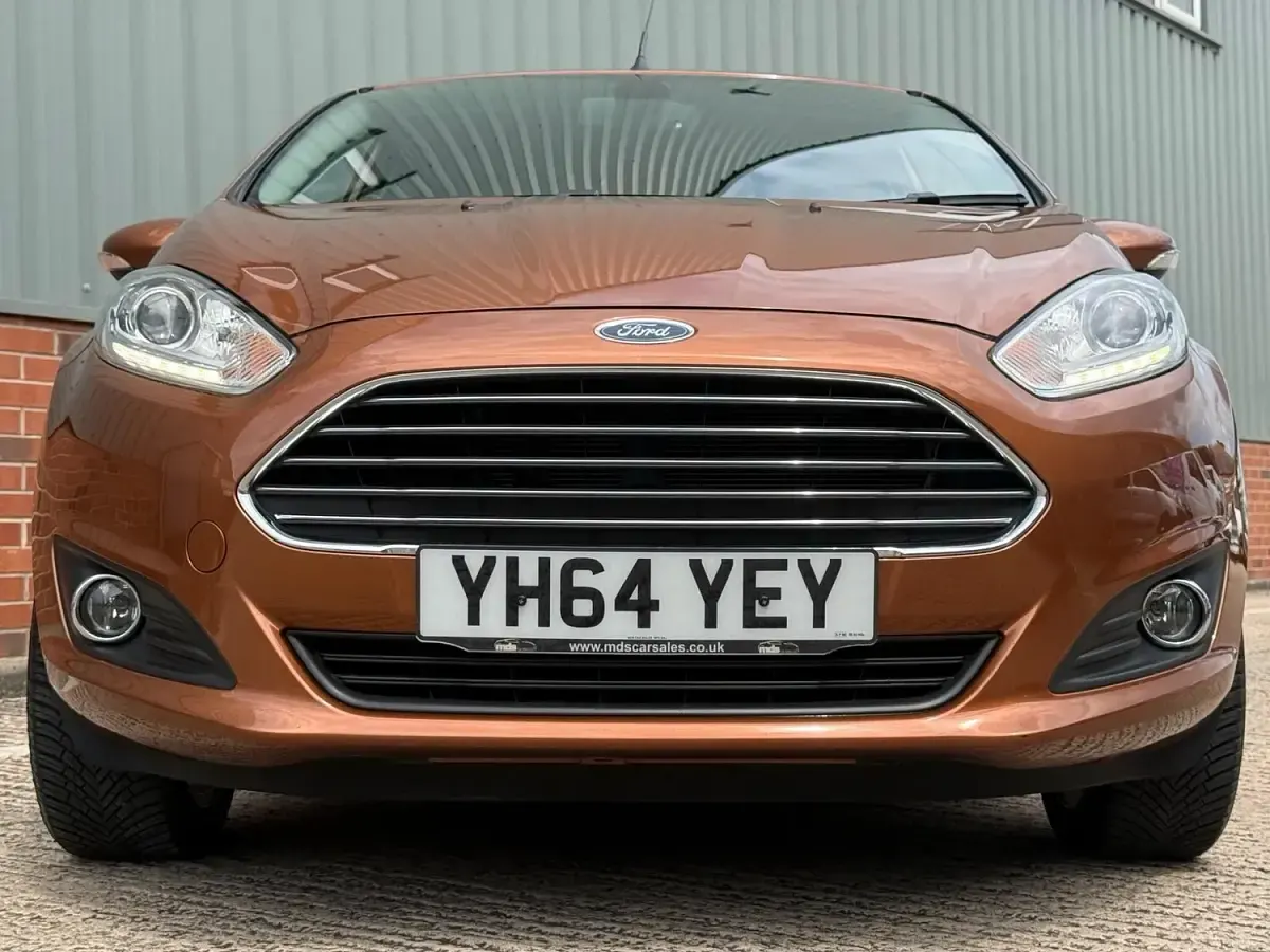 Used Ford Fiesta Titanium 120 HP (88 kW) 2014 Yellow Hatchback