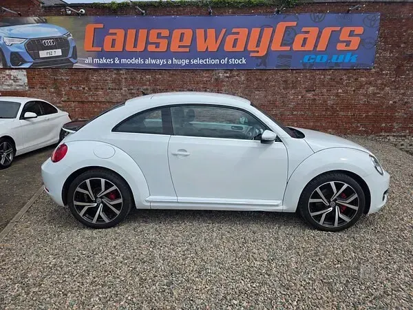 Used VW Beetle Design 150 HP (110 kW) 2015 White Hatchback
