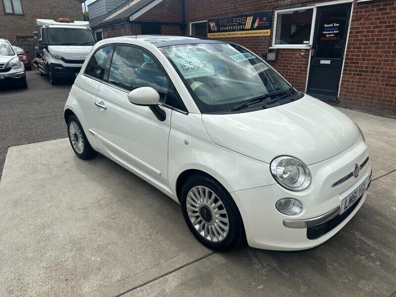 White Used 2011 Fiat 500 Lounge Hatchback | £5,595 (Fair price) - Image 1/4